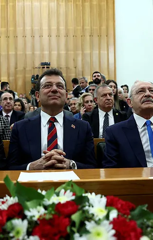 CHP Genel Başkanı Kemal Kılıçdaroğlu bu kez Ekrem İmamoğlu'nun gözünün içine baka baka adaylığını açıkladı: Herkes Bay Kemal'i beklesin