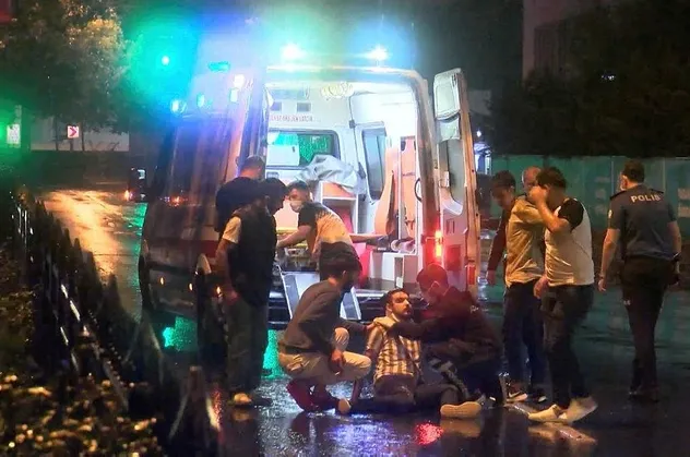 Maslak'ta zincirleme kaza:  6 yaralı
