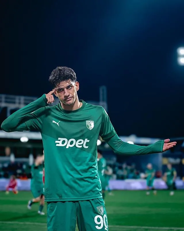 trabzonspor-ali-habesoglu-transferi-icin-anlasma-sagladi-1788514603295.jpeg Trabzonspor Ali Habeşoğlu transferi için anlaşma sağladı!-3
