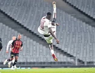 Dünya Onuachu’yu konuşuyor