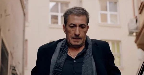 erkan-petekkayanin-saglik-durumunda-yeni-gelisme-apar-topar-hastaneye-kaldirilan-oyuncudan-ilk-aciklama-geldi-1640963370004.jpg Erkan Petekkaya’nın sağlık durumunda yeni gelişme! Apar topar hastaneye kaldırılan oyuncudan ilk açıklama geldi-5