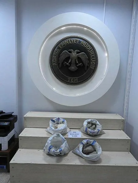 Son dakika: Adana Valisi açıkladı: 37 kilo TNT patlayıcıyla yakalanan terörist, Irak ve Suriye'de eğitim almış-1