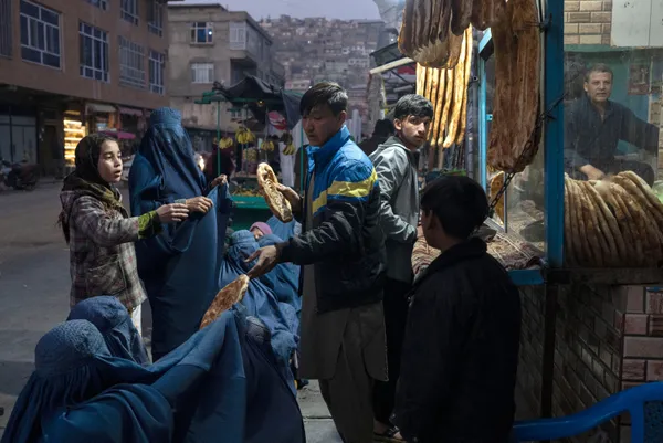 talibandan-ulkeden-kacan-afgan-multecilere-cagri-guvenlik-ve-huzur-saglandi-ulkenize-geri-donun-1639841049519.jpg Taliban'dan ülkeden kaçan Afgan mültecilere çağrı! Güvenlik ve huzur sağlandı ülkenize geri dönün-5