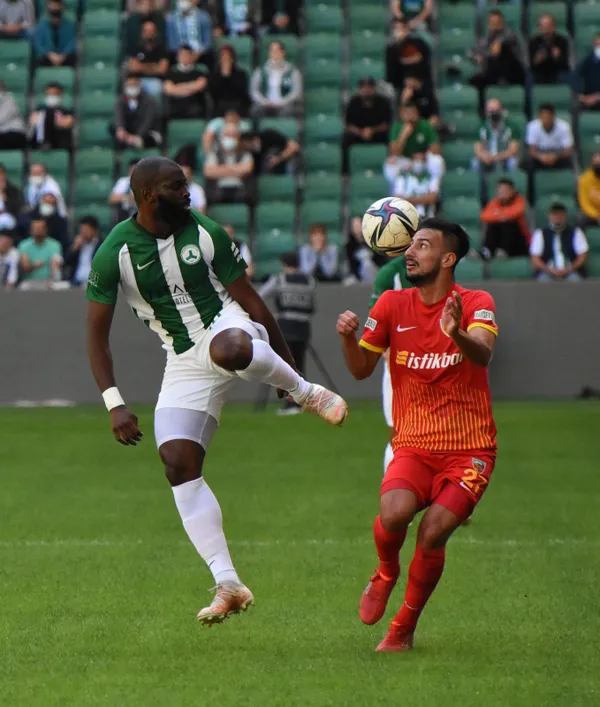 giresunspor-evinde-kayserisporla-1-1-berabere-kaldi-1632659442035.jpg Giresunspor evinde Kayserispor'la 1-1 berabere kaldı-5