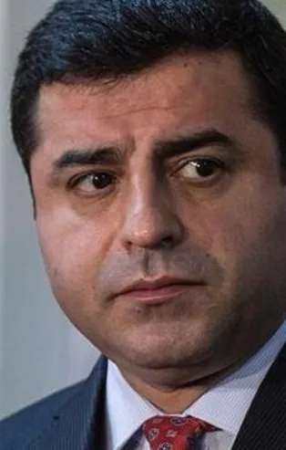 Yargıtay flaş karar! Teröristlere "şehitler" diyen Selahattin Demirtaş'a verilen cezayı onadı!