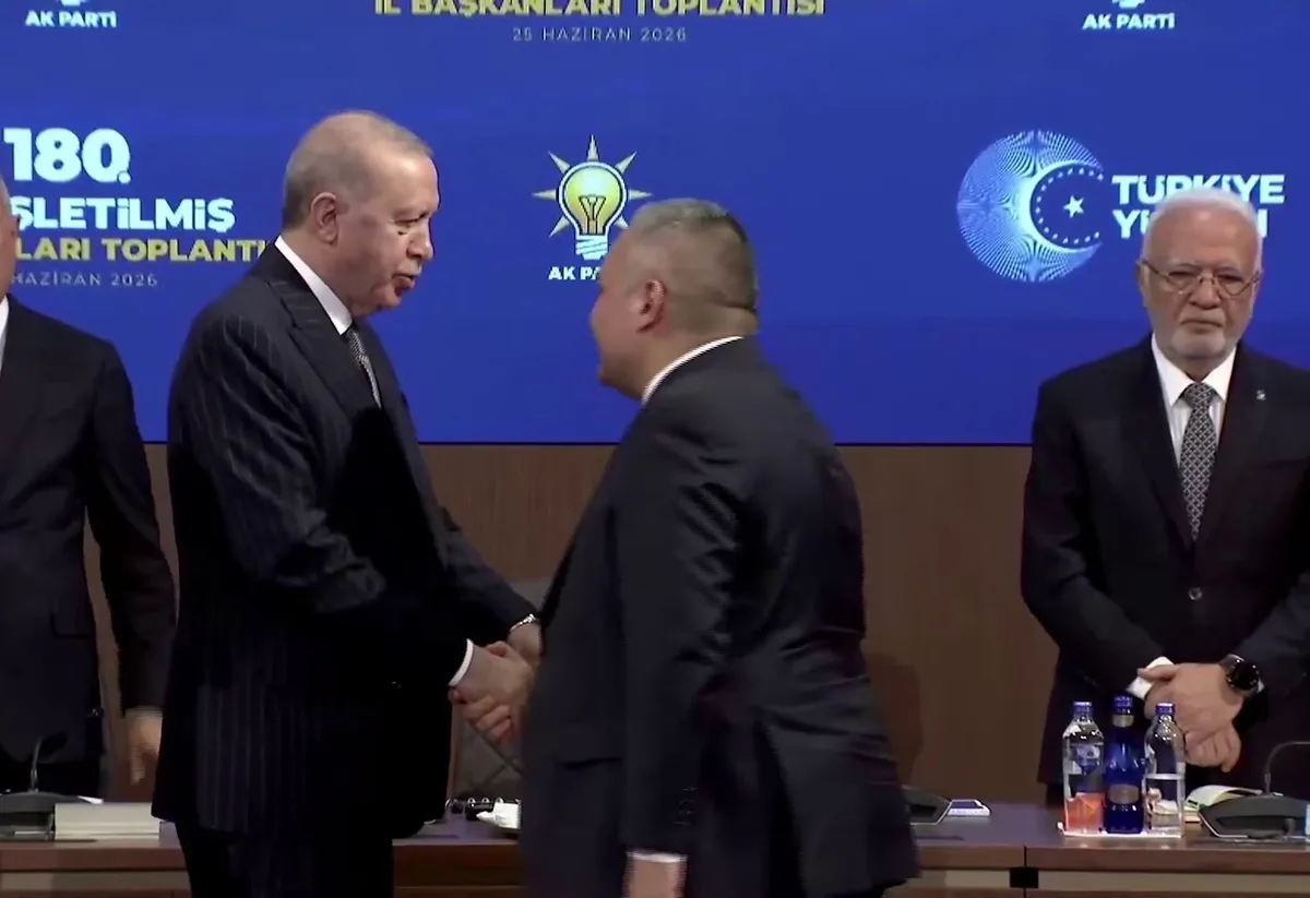 Rasim Arı, Mesut Özarslan ve Mehmet Özcan AK Parti'de! Rozetlerini Başkan Erdoğan taktı-2