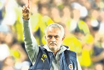Mourinho kampa girdi
