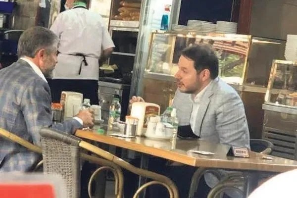 Nureddin Nebati ve Berat Albayrak'ın o fotoğrafı üzerinden algı yapanlara sert tepki: Bu fotoğrafta ne yanlışlık gördünüz de yaydınız?-1