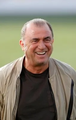 Galatasaray'da sol beke 4 sürpriz isim