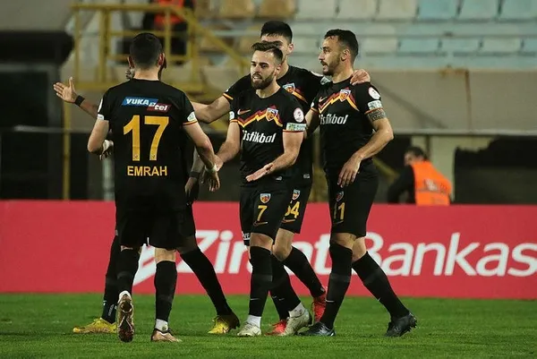 antalyaspor-evinde-kayserispora-boyun-egdi-antalyaspor-0-2-kayserispor-1673981569160.jpeg Antalyaspor evinde Kayserispor'a boyun eğdi! | Antalyaspor 0 - 2 Kayserispor-5