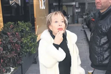 Hastaneye giden Emel Sayın'dan sempatik itiraf!