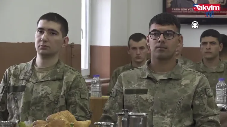 Sınırda görevli Mehmetçik ilk iftarı yaptı