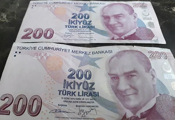 bakmayan-binlerce-kez-pisman-bu-detayi-kimse-fark-etmiyor-ataturk-resminin-uzerindeki-mor-cizgi-1606583268740.jpg