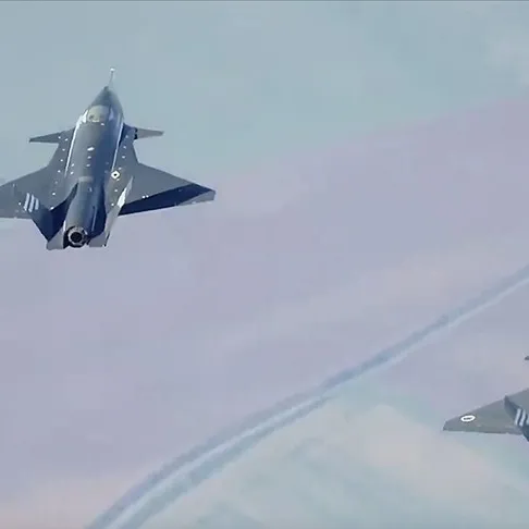 Kızılelma kol kola uçtu