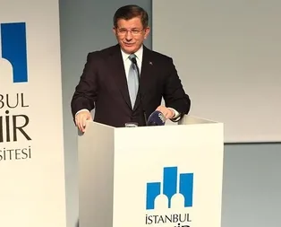 Ahmet Davutoğlundan İstanbul Şehir Üniversitesi’ne bedelsiz arazi kıyağı