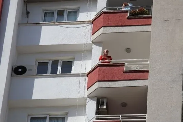 polis-koronaviruse-karsi-bu-kez-havadan-uyardi-evde-kal-adana-1586016265587.jpeg Polis koronavirüse karşı bu kez havadan uyardı: Evde kal Adana-4