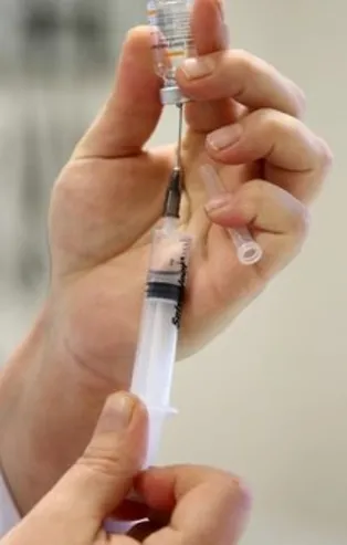 Uzman isimden kritik uyarı! Dikkat çeken 3. doz mesajı