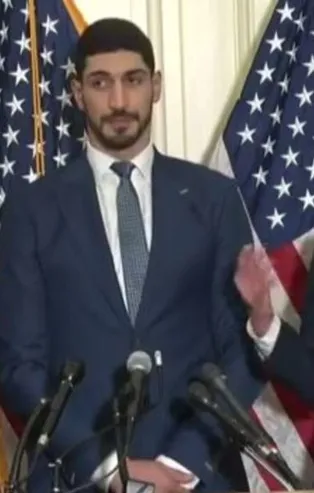 FETÖ'cü Enes Kanter yine hainlik peşinde!