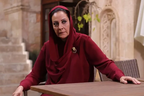 Hercai 57. bölüm fragmanı şok etkisi yarattı! Azize Aslanbey ölüyor mu? Azra'nın gelişi büyük bir hataya neden oluyor-6