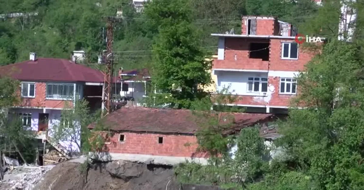 Son dakika: Ordu’da heyelan bir mahalleyi yok etti: 15 ev yıkıldı
