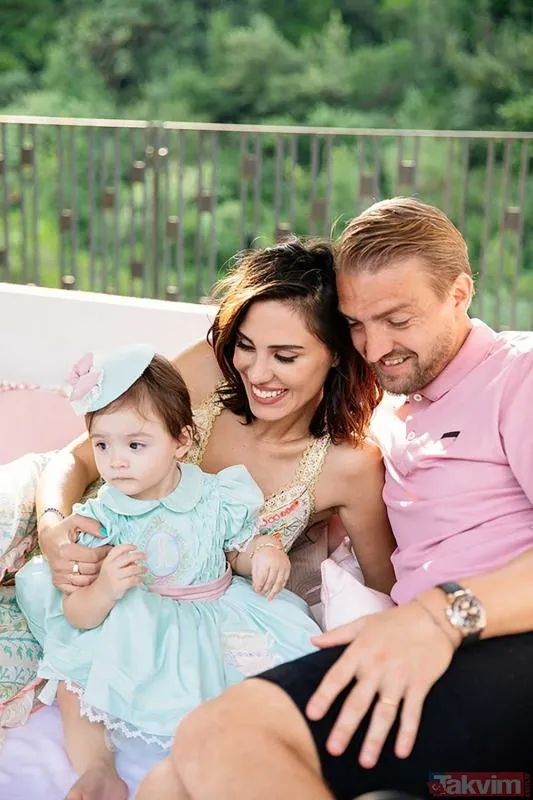 Ovalı'nın Bu Samimi İtirafları, Sosyal Medyada Büyük Yankı Uyandırırken, Futbolcunun Kariyerindeki Dönüş Noktalarına Dair Çarpıcı Detayları Gün Yüzüne Çıkardı.