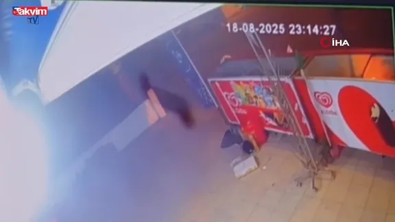 Avcılar’da alkollü sürücü tekel bayisine daldı: İşte o anlar