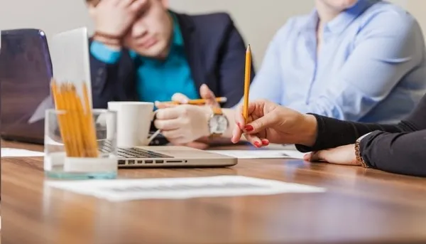 avrupa-parlamentosu-isverene-mesai-saatleri-disinda-calisani-rahatsiz-etme-diyor-1611262890629.jpg Avrupa Parlamentosu işverene, mesai saatleri dışında "çalışanı rahatsız etme" diyor-3