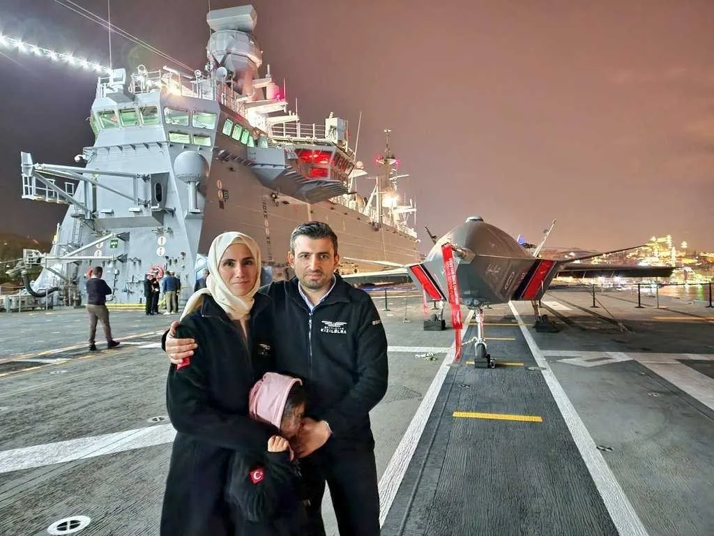 saglikla-geldi-baskan-erdoganin-torun-sevinci-kabine-oncesi-ankaraya-geldi-1780340006432.jpeg Sağlıkla geldi! Başkan Erdoğan’ın torun sevinci: Kabine öncesi Ankara'ya geldi-3
