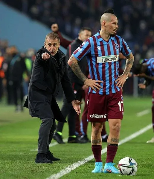 trabzonspor-teknik-direktoru-abdullah-avcidan-sampiyonluk-mesaji-buyuk-bir-adim-daha-attik-flas-hamsik-aciklam-1645375211410.jpeg Trabzonspor Teknik Direktörü Abdullah Avcı'dan şampiyonluk mesajı: Büyük bir adım daha attık! Flaş Hamsik açıklaması...-3