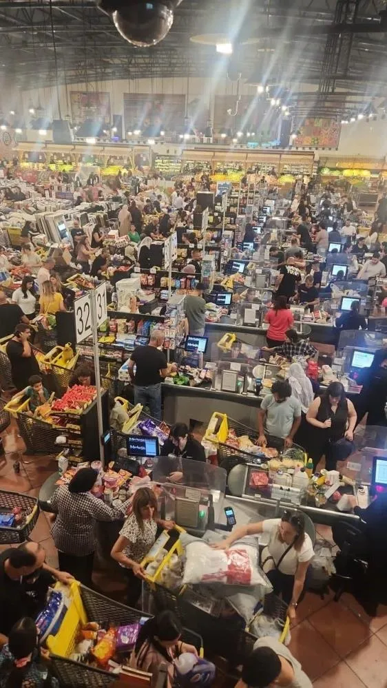 israillilere-kritik-uyari-onumuzdeki-3-gune-hazir-olun-akin-akin-marketlere-kosuyorlar-1696920853455.jpeg İsraillilere kritik uyarı: Önümüzdeki 3 güne hazır olun! Akın akın marketlere koşuyorlar-1