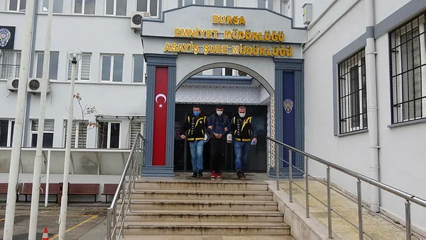 dun-esini-bacaklarindan-vurarak-olduren-zanlinin-ifadesi-baskasini-sevdigini-soyledi-gitmesin-diye-vurdum-1609532976247.jpg Dün eşini bacaklarından vurarak öldüren zanlının ifadesi ortaya çıktı: Başkasını sevdiğini söyledi, gitmesin diye vurdum-2