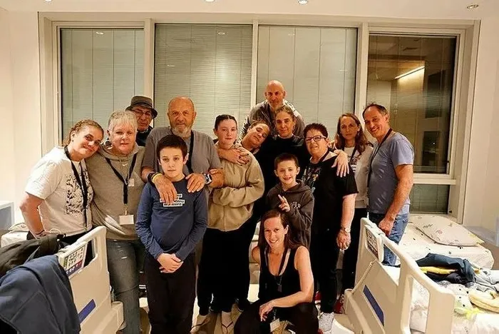 1703417097509.jpeg Siyonist yönetimin Hamas yalanı patladı! Serbest bırakılan İsrailli kadın anlattı: Bizi bedenleri ile korudular-9