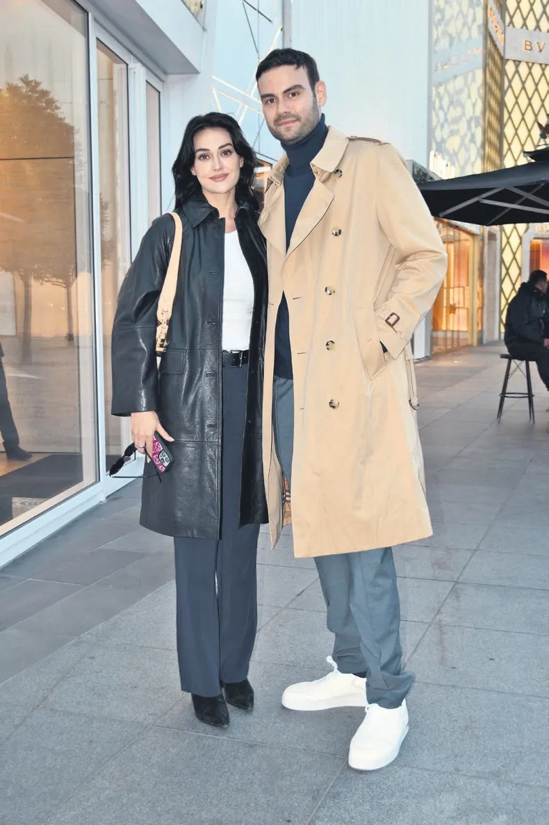 faruk-sabanci-esra-bilgici-amerikaya-ucurdu-ask-turu-1773899244892.jpeg Faruk Sabancı Esra Bilgiç'i Amerika'ya uçurdu: Aşk turu!-9