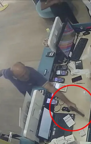 Ataşehir'de dehşet anları! Dövüp vurdular