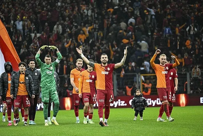 Okan Buruk'tan maç sonu birliktelik vurgusu: "Tek yürek hedefe yürüyoruz"-4