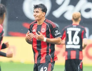 Can Uzun parmak ısırtıyor