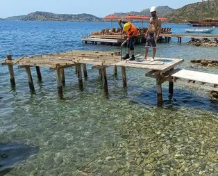 Marmaris’te kaçak iskeleler yıkılıyor