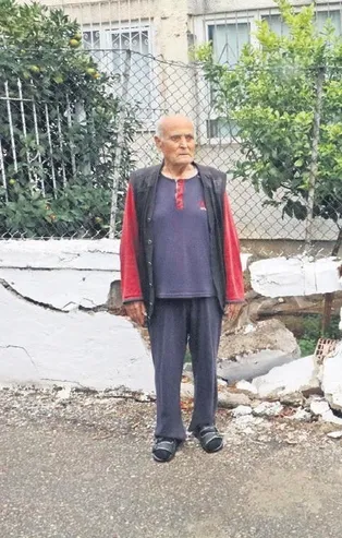 Polisten kaçan duvara vuruyor