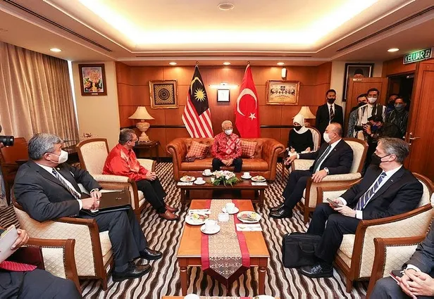 Bakan Çavuşoğlu Malezyalı mevkidaşı Abdullah ile ortak basın toplantısında konuştu: Hedef 5 milyar dolar-4