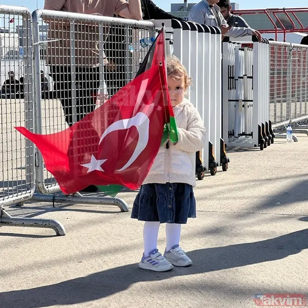 BÜYÜK FİLİSTİN MİTİNGİ! 7'den 70'e milyonlarca vatandaş Atatürk Havalimanı'na akın etti! - 8