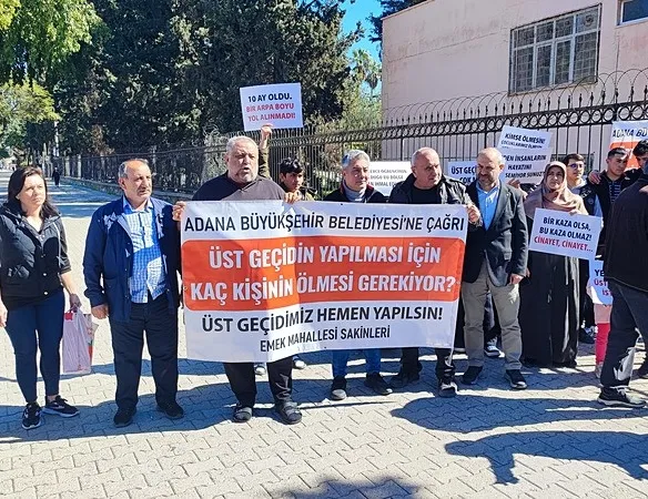 Adana’da üst geçit krizi! Mahalleli ayağa kalktı: 10 aydır tek bir çivi bile çakılmadı