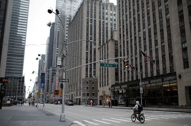 New York'ta koronavirüs krizi! Zorunlu hizmetler dışında tüm faaliyetler durduruldu