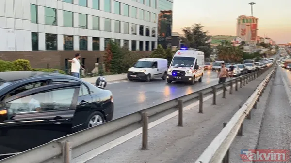 İstanbul'da direksiyonda kalp krizi geçiren sürücüye yoldan geçen sağlık çalışanı kalp masajı yaptı - 3