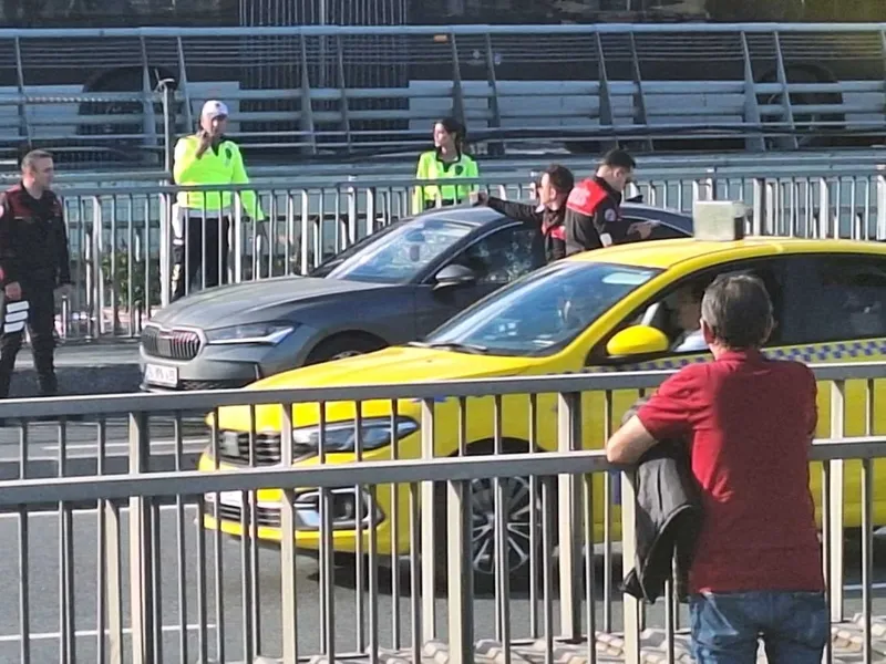 serdar-oktem-suikastinin-goruntuleri-ortaya-cikti-aractan-inip-kursun-yagdirdilar-1768460795764.jpeg Serdar Öktem suikastının görüntüleri ortaya çıktı: Araçtan inip kurşun yağdırdılar-3