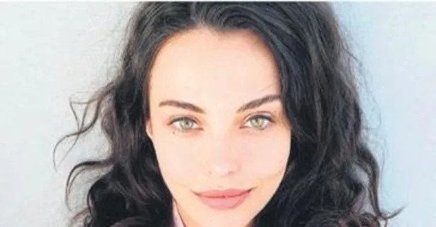 Tuvana Turkay In Bikinili Pozuna Iltifat Yagdi Takvim