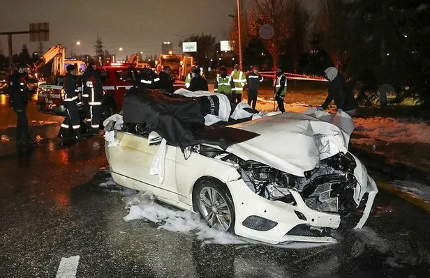Son dakika: Ankara'da gece yarısı feci ölüm! Önce çarptı ardından yanan araçta can verdi-2
