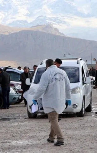 Van'da oto pazarında silahlı kavga: 7 yaralı