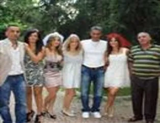 Esra Erol'un kınasından kareler