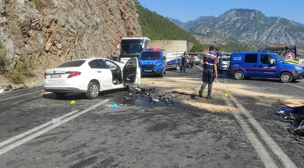 antalya-aksekide-feci-kaza-polis-memuru-ve-5-yasindaki-oglu-hayatini-kaybetti-1626516374397.jpg Antalya Akseki'de feci kaza! Polis memuru ve 5 yaşındaki oğlu hayatını kaybetti-8