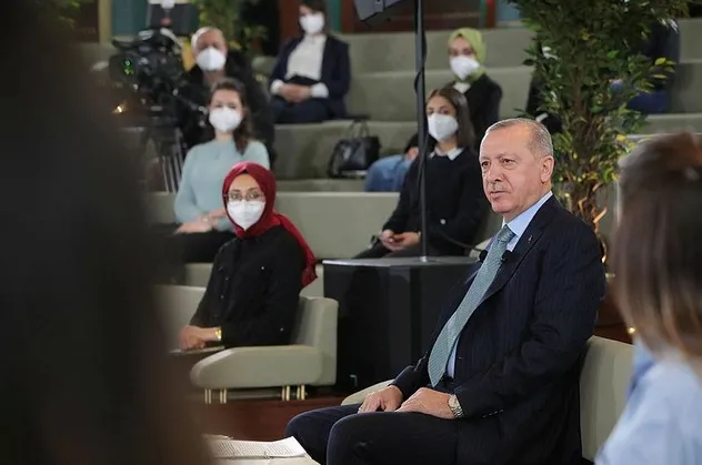 AK Parti'nin son anketi gençlerle ilgili yapılan olumsuz algıyı çürüttü! Dikkat çeken sonuç
